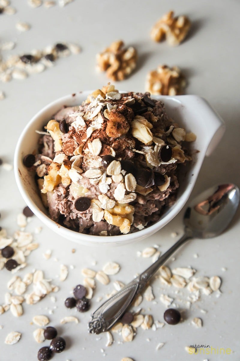 Brownie Batter Overnight Chia and Oats + 5 Reasons to Eat Chocolate for Breakfast