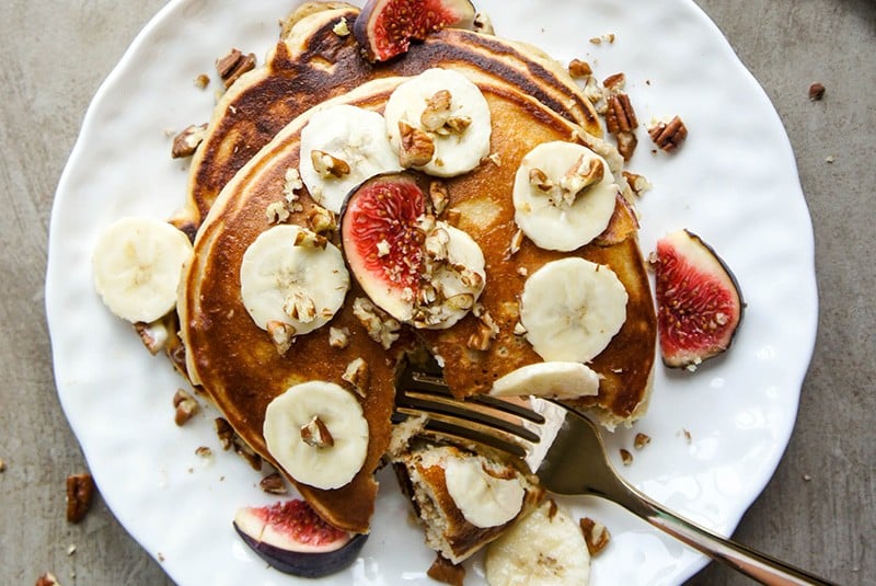 Banana Oatmeal Pancakes