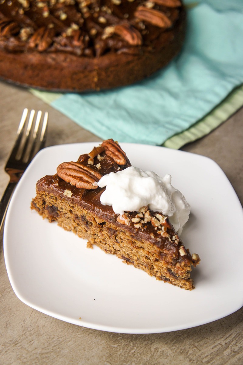 Sticky Date Pudding with Caramel Topping / This sugar free and gluten free treat tastes almost too good to be true! Sweet, moist, caramelly and subtly spicy.