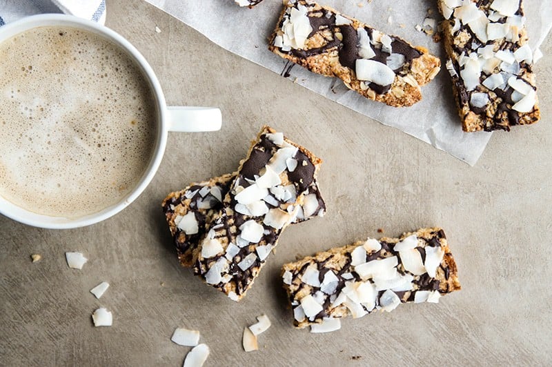 Toasted Coconut Protein Bar Recipe / These delicious bars are made with clean, gluten free ingredients. Low in sugar, full of toasted coconut flavor.