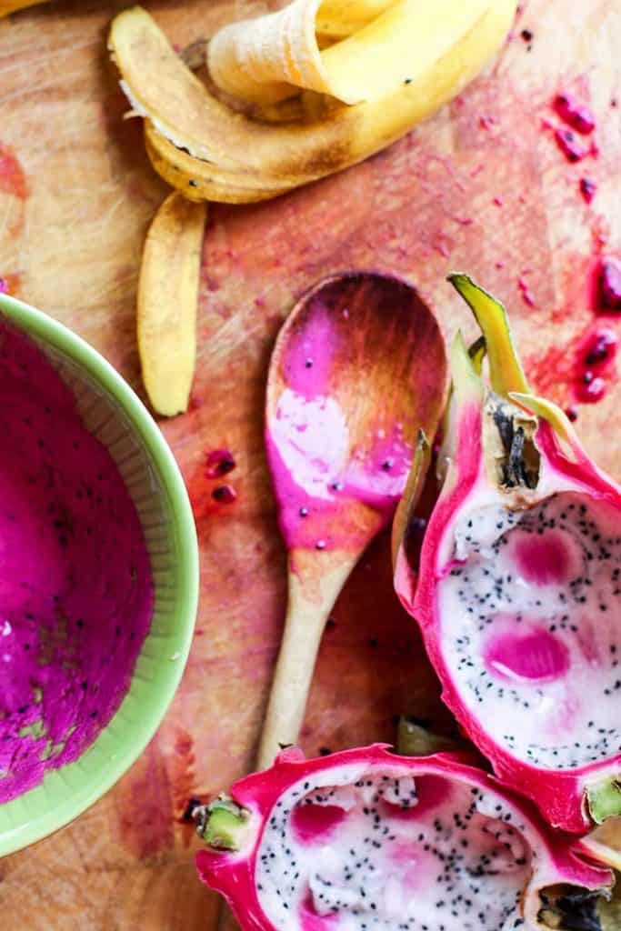 dragon-fruit-smoothie-bowls-pitaya-bowls-sunkissed-kitchen