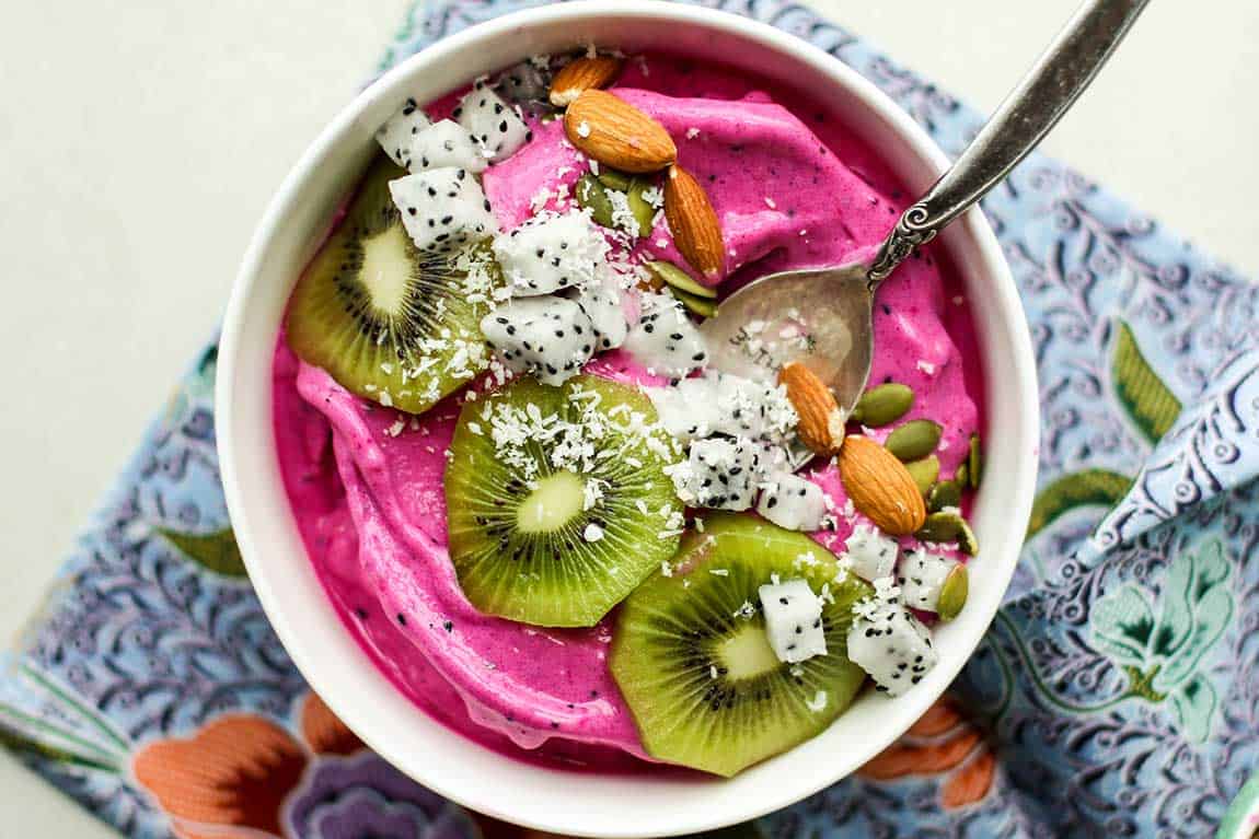 Oh So Berry Smoothie Bowl - Beautiful Eats & Things