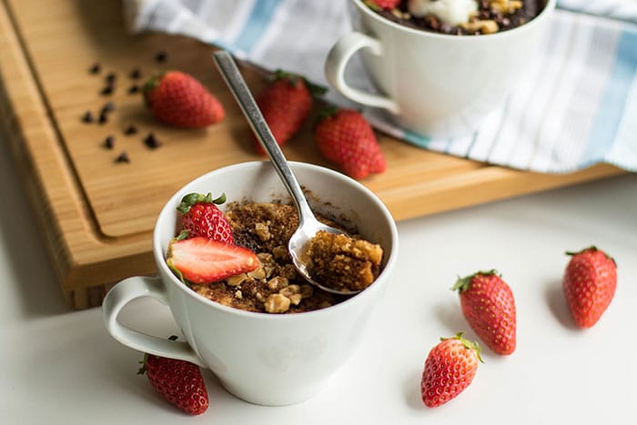 Coconut Flour Mug Cakes / Coffee cake in 2 minutes? Yes please! This gluten free, coconut flour mug cake is delicious and easy.