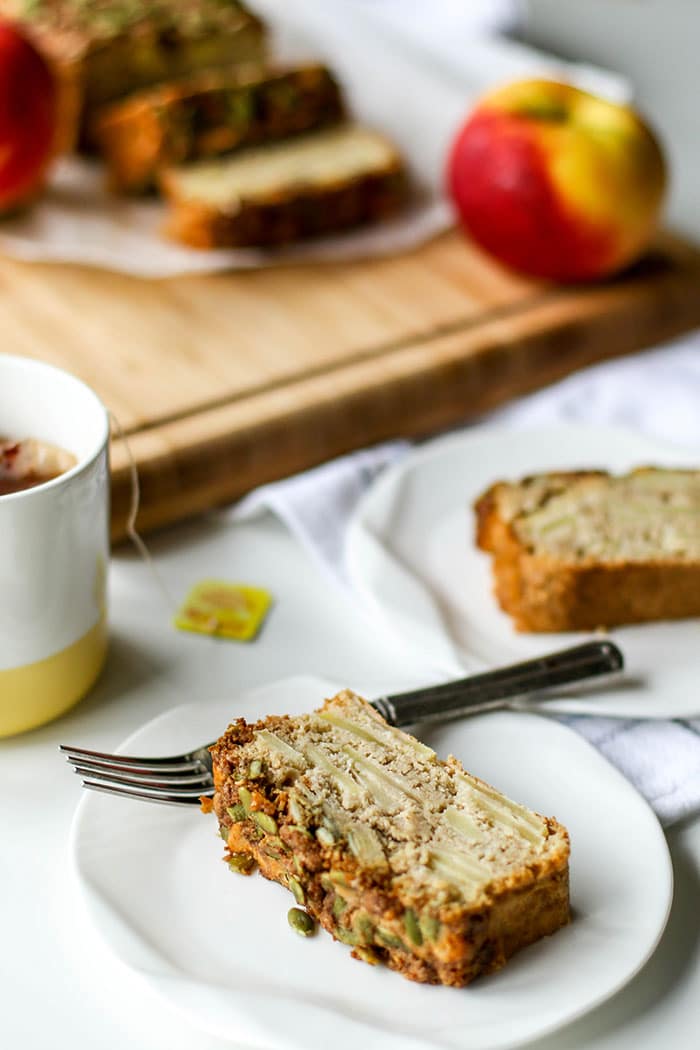 Apple Bread / This gluten free sweet bread with a crunchy pumpkin seed streusel is the perfect afternoon treat.