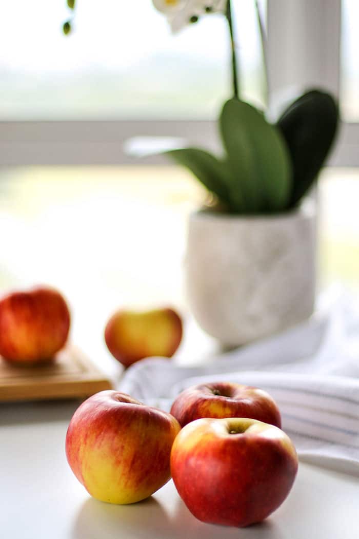 Apple Bread / This gluten free sweet bread with a crunchy pumpkin seed streusel is the perfect afternoon treat.