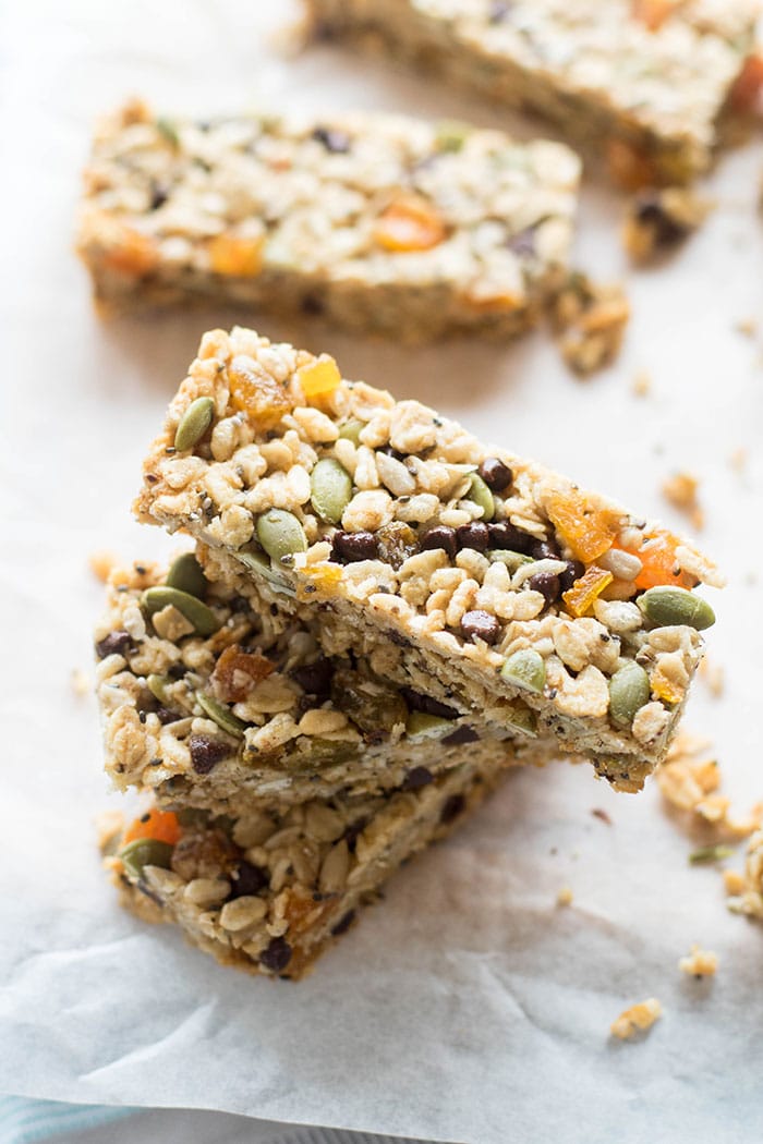Homemade Granola Bars / These easy, gluten free granola bars are packed with apricots, seeds and chocolate chips, but you could easily customize with your favorite add ins!