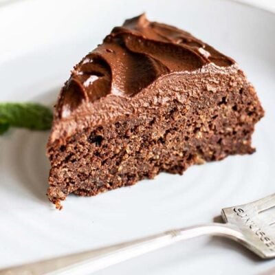 Quinoa Cake with Healthy Chocolate Frosting (Gluten Free, Low in Sugar)