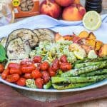 Grilled Peach and Vegetable Pesto Pasta / This beautiful vegetarian dish is made with high protein Chickapea Pasta,