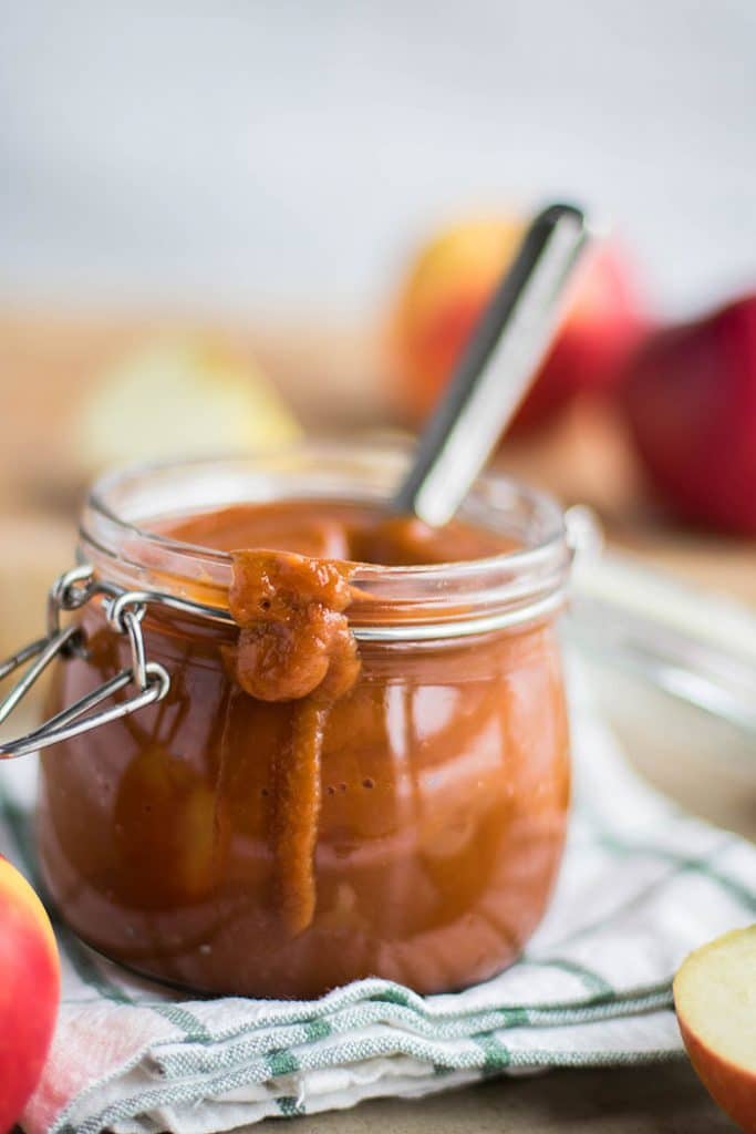 Sweet Onion Apple BBQ Sauce / The perfect recipe to end summer and welcome fall flavors.