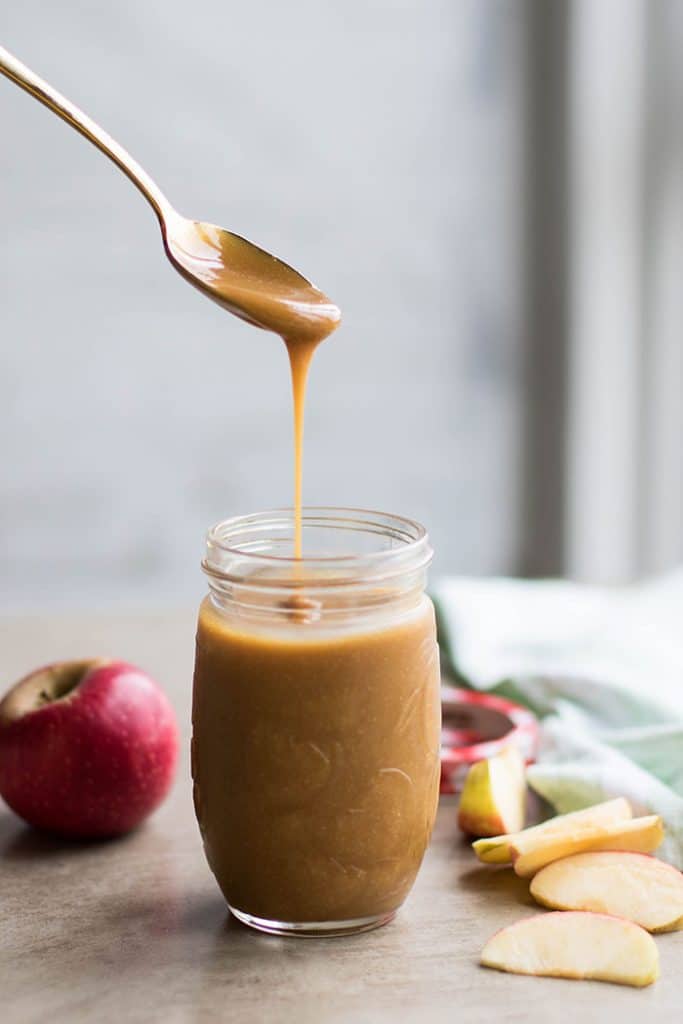 Easy Caramel Sauce / This dairy free and refined sugar free caramel sauce takes about 5 minutes to make!