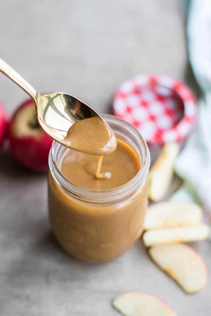 Vegan Salted Caramel Sauce / This dairy free and refined sugar free caramel sauce takes about 5 minutes to make!