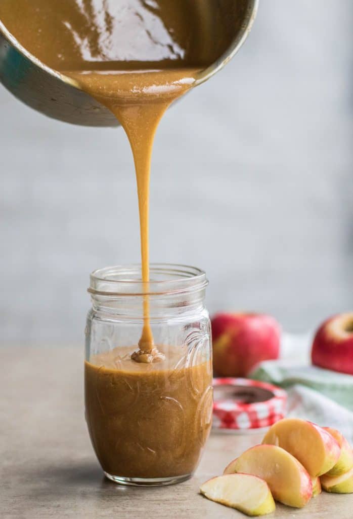 Easy Caramel Sauce / This dairy free and refined sugar free caramel sauce takes about 5 minutes to make!
