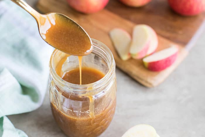 Vegan Salted Caramel Sauce / This dairy free and refined sugar free caramel sauce takes about 5 minutes to make!