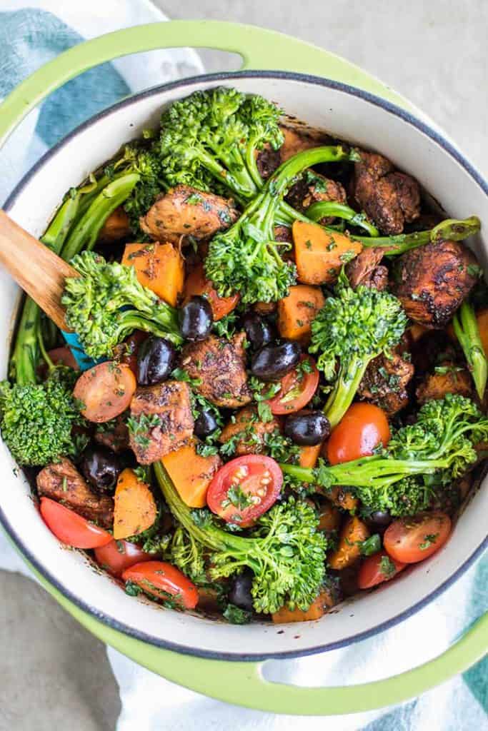 One Pot Balsamic Chicken and Butternut / This one pot meal is the perfect Whole30 dinner.