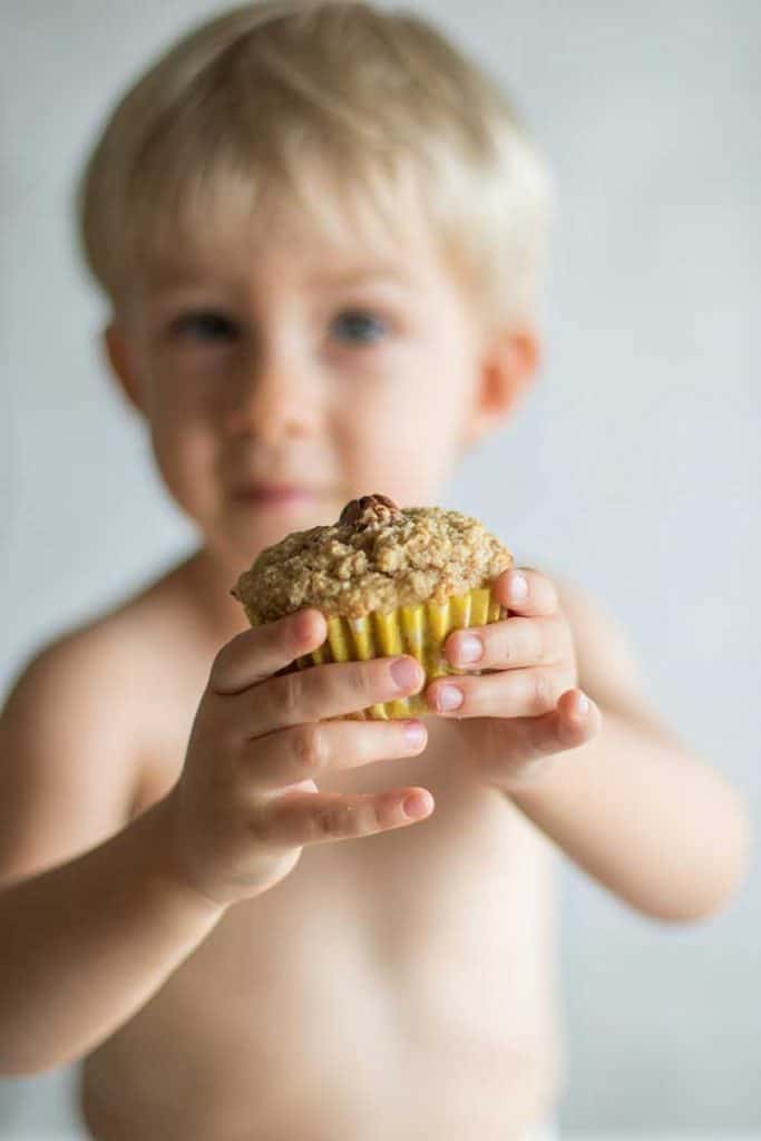 Healthy Banana Nut Muffins / These healthy banana muffins are mostly fruit sweetened, made with oat bran for extra protein and fiber.