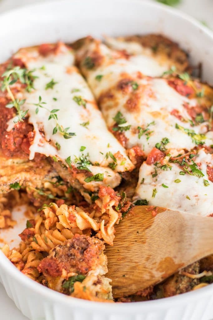 Eggplant Parmesan / This gluten free baked pasta dish is a great! Made #glutenfree with Chickapea Pasta, and layered with crispy baked eggplant slices and lots of cheese!