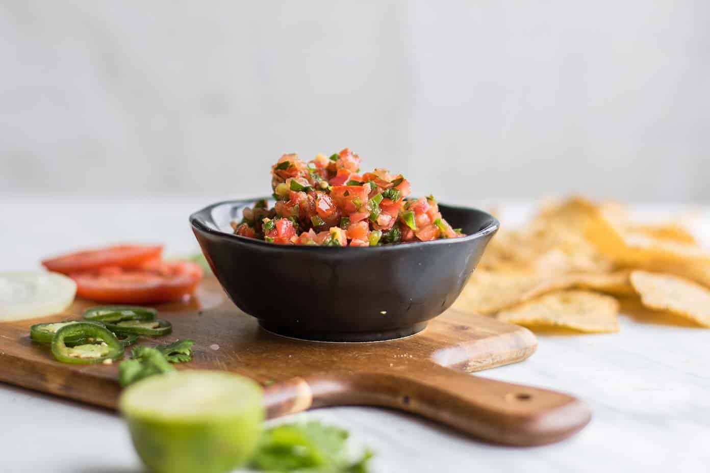 https://sunkissedkitchen.com/wp-content/uploads/2018/04/spicy-salsa-recipe-rc-1.jpg