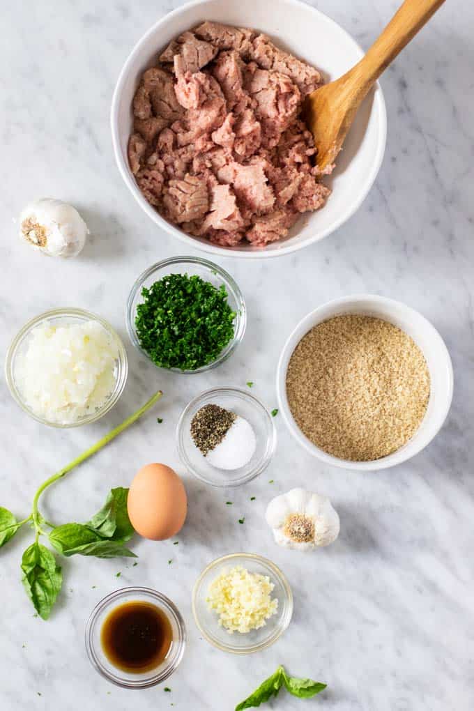 The ingredients for healthy turkey meatballs.
