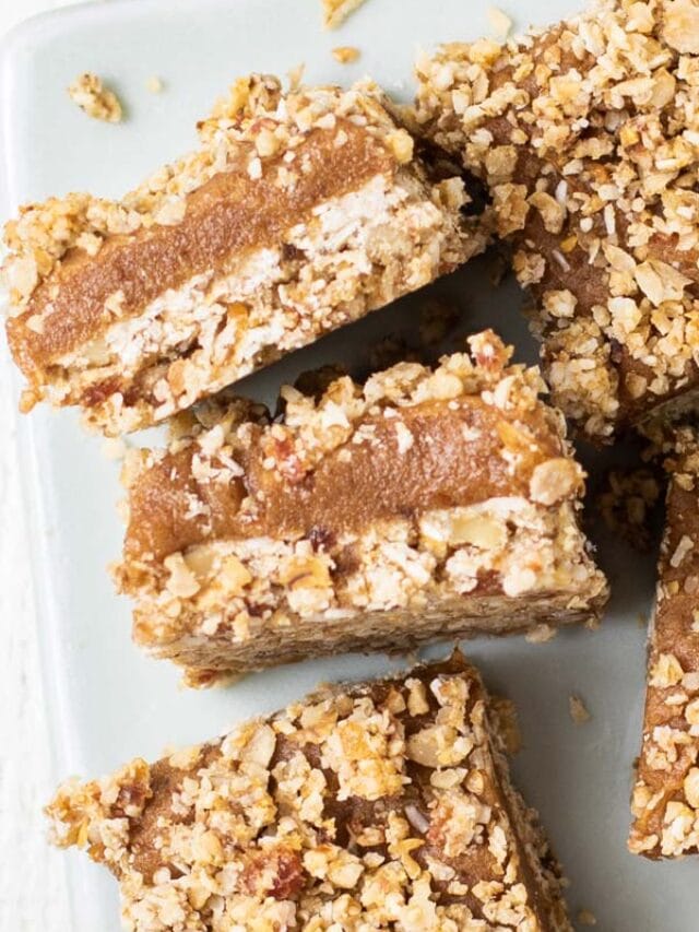 A close up look at the layers of date bars.