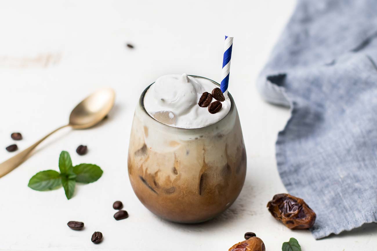 2 Minute Homemade Vanilla Iced Coffee - Frosting and Fettuccine