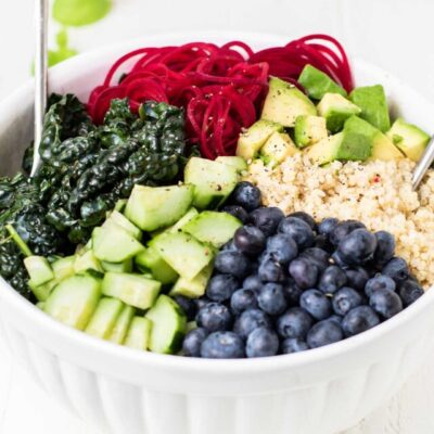kale blueberry salad with quinoa