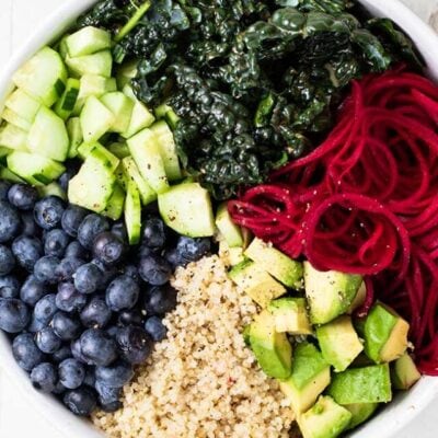 Blueberry and Kale Salad with Quinoa (Summery and Fresh!)