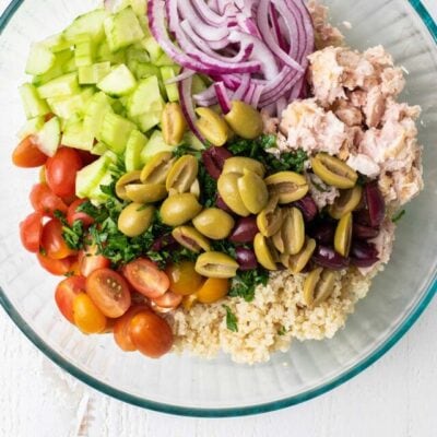 Mediterranean Tuna Quinoa Salad (Quick and Easy)