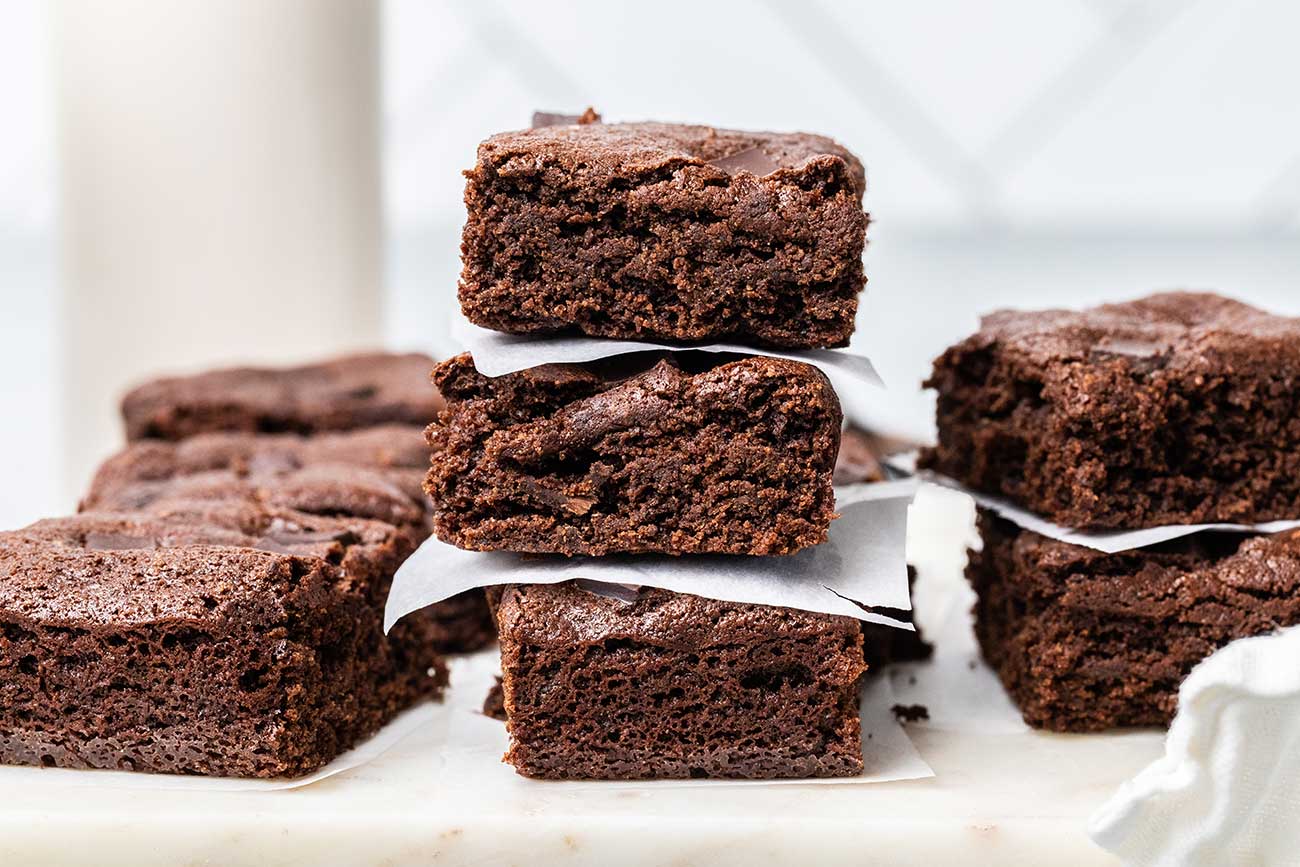 Chocolate Almond Flour Brownies - Sunkissed Kitchen