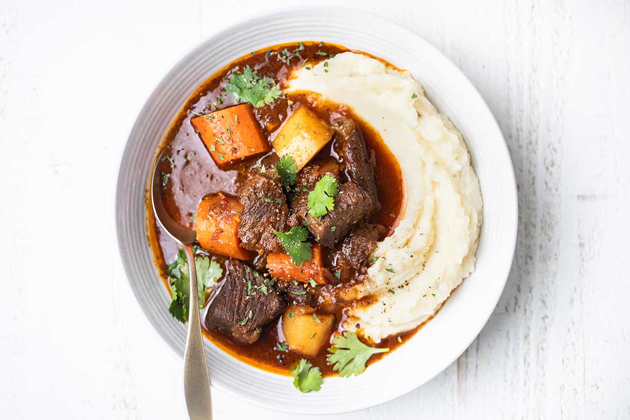 https://sunkissedkitchen.com/wp-content/uploads/2023/12/Moroccan-beef-stew-7.jpg