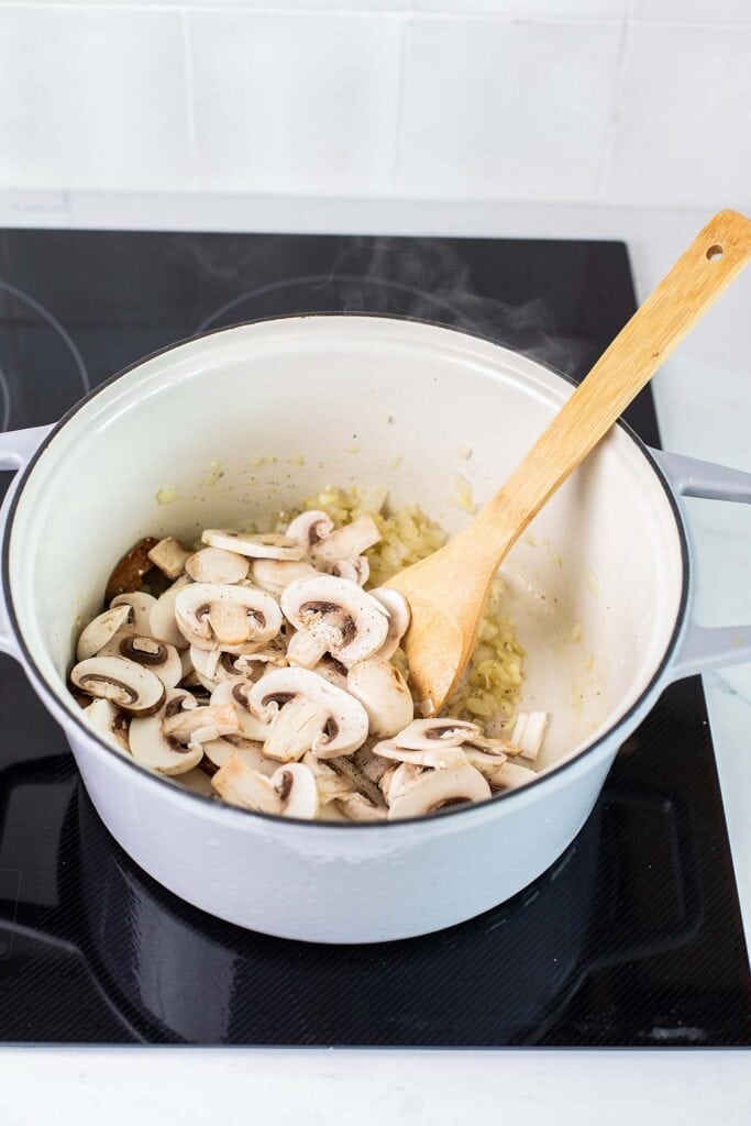 Step 3 shows adding the mushrooms into the pan.