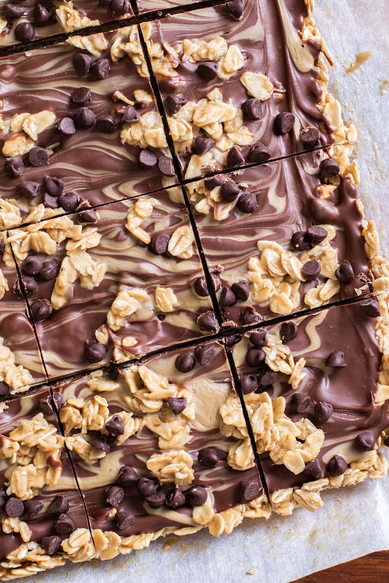 The oatmeal cookie bar cut into 16 pieces.